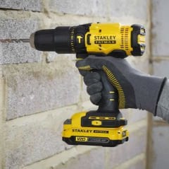 Stanley 18v SCD718D2K 2.0AH V20 Çift Akülü Darbeli Matkap