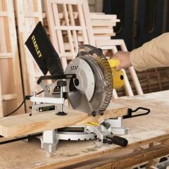 Stanley SM16 Gönye Kesme Makinası 1650 W 254 mm