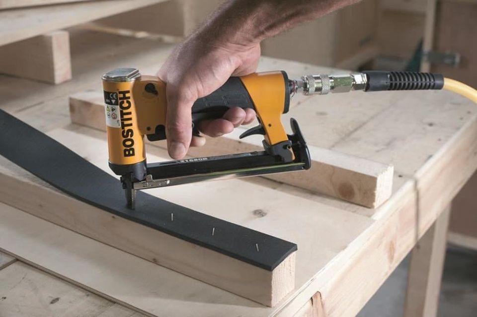 Bostıtch Otomatik Havalı Zımba Makinası AT21680B-A-E